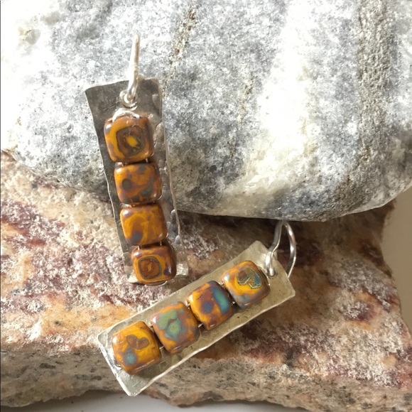 Miuki Beads On Hammered .999 fine silver Earrings - Picture 5 of 8